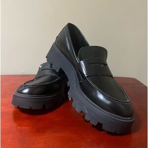 UNWORN Steve Madden Chunky Loafer